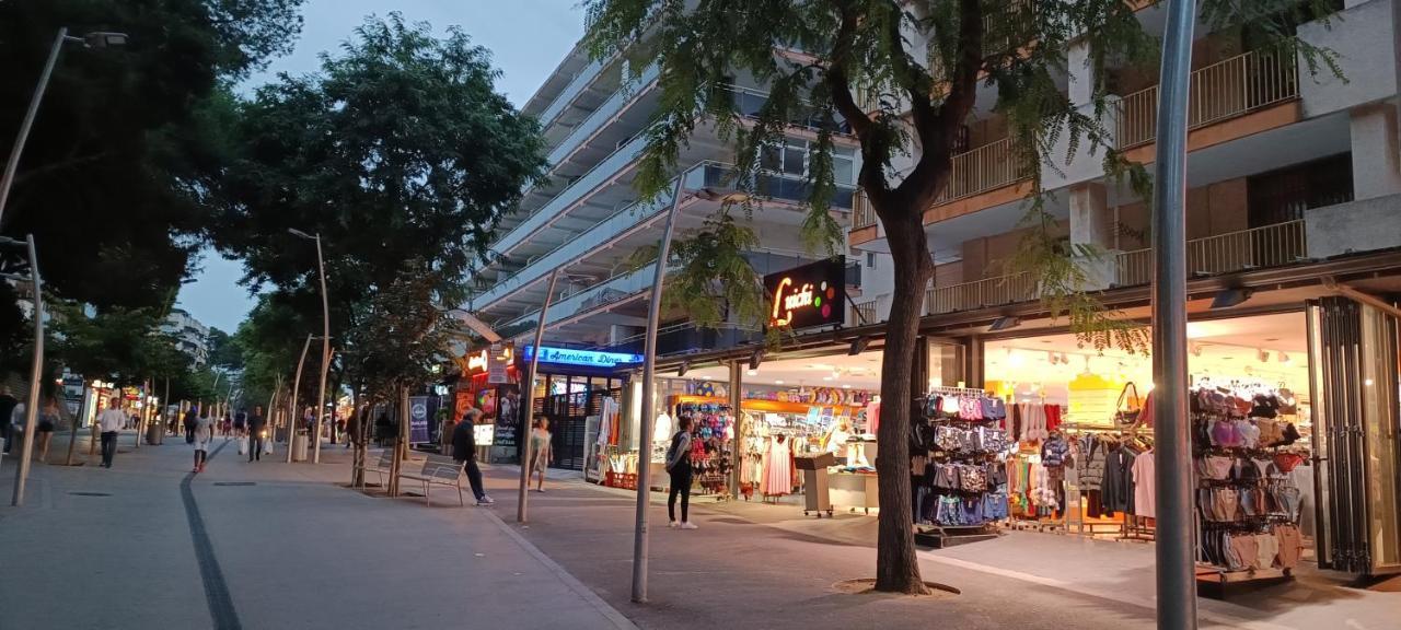 Chez Chantal 3 Chambres Au Centre Touristique De Salou Avec Garage Exterior photo